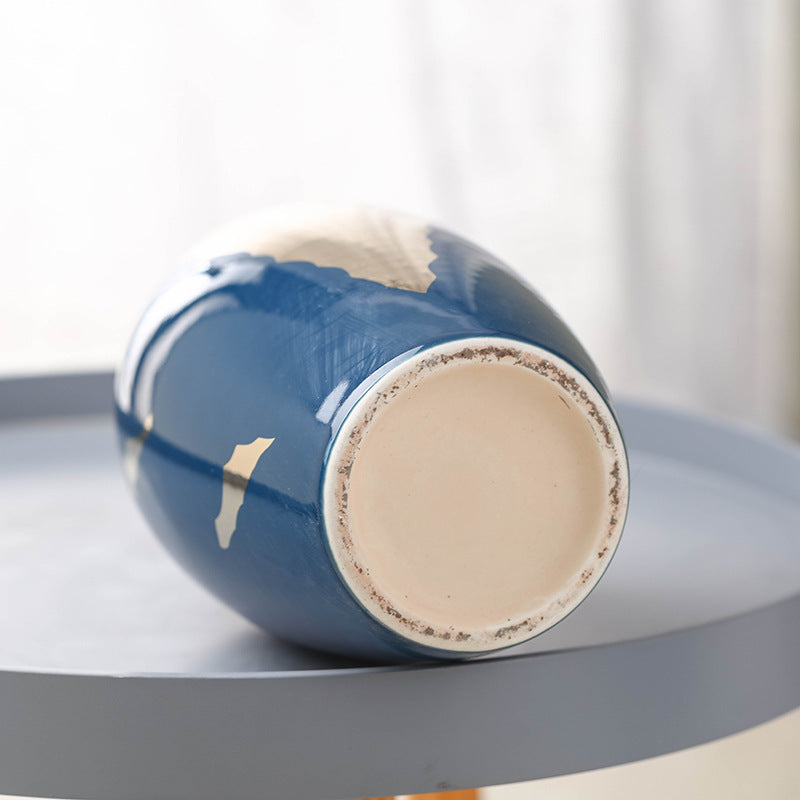 Home Decoration Electroplated Golden Light Luxury Ceramic Vase Ornaments, Modern Simple Vases for Living Room, Bedroom And Study Decoration.