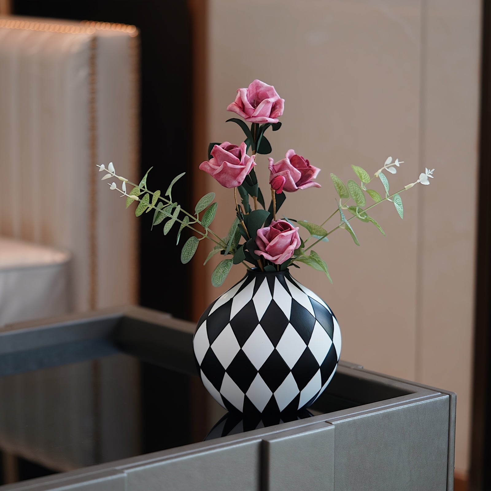 Modern Checker Vase for Home Decor, Aesthetic Decoration for Livng Room, Bedroom, Kitchen, Minimalism Abstract Flower Vase